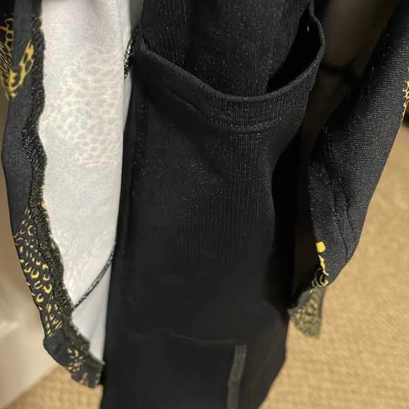 Dona Jo  Brand Leopard print Golf Skort  . Black and yellow - Picture 7 of 7